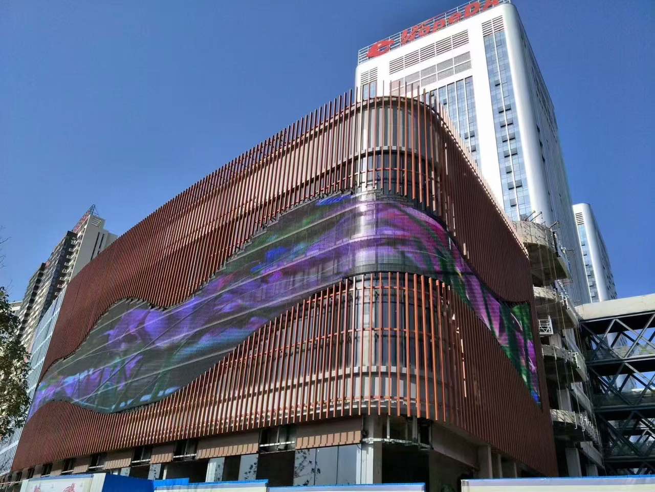 Size Freedom, Creative Freedom: An Analysis of Outdoor Grille Screens