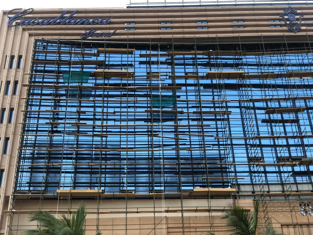 &ldquo;Transparent outdoor mesh LED display by Kingaurora (B1013) on Jeddah&rsquo;s Casablanca Grand Hotel &ndash; 1053 m&sup2;&rdquo;